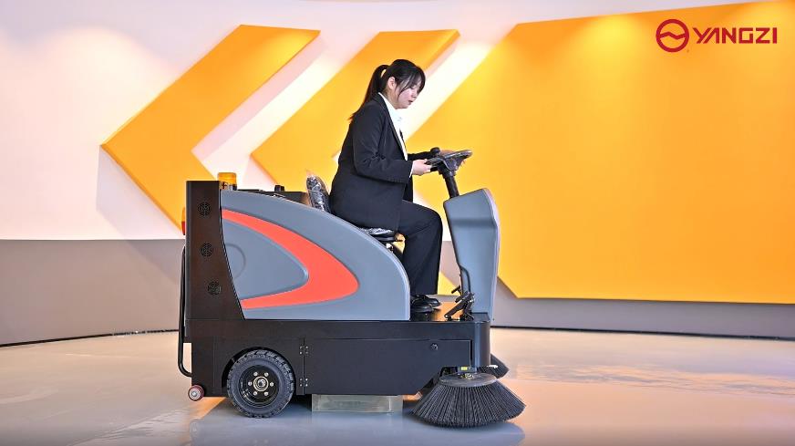 電動小型掃地車工作方式